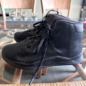 Under Armour Steph Curry 2.5 Basketball Shoes Black & Gray Youth Boys Size 2 Y